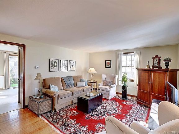 2nd image of 5 Firethorn Dr #5