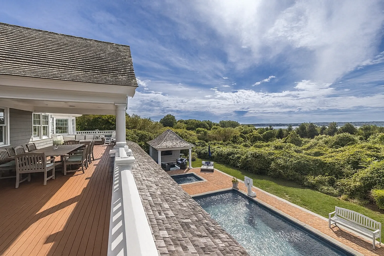 An Elevated Montauk Estate with Endless Views of Lake Montauk — Photo 2