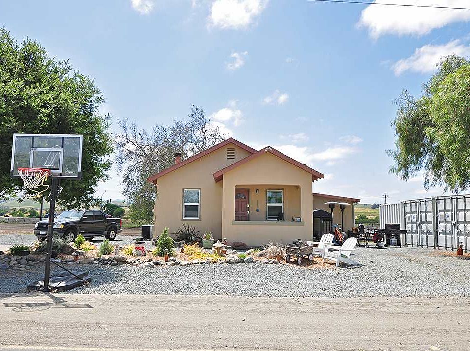 1st image of 750 E Vineyard Ave