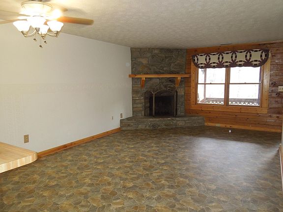 2nd image of 28 Cricket Ln #28