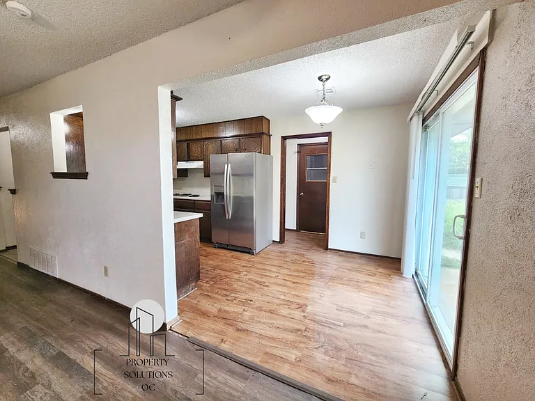 1502 Briar Meadow Rd — Photo 5