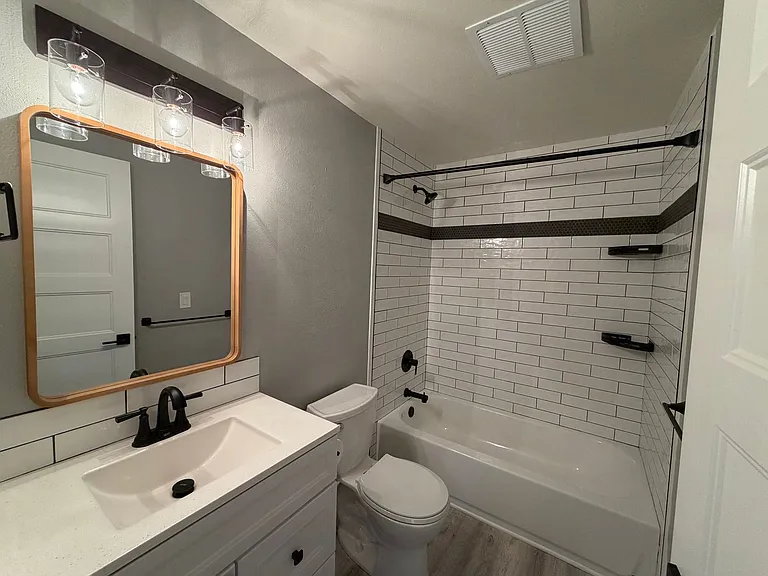 3823 Wilshire Ln — Photo 16