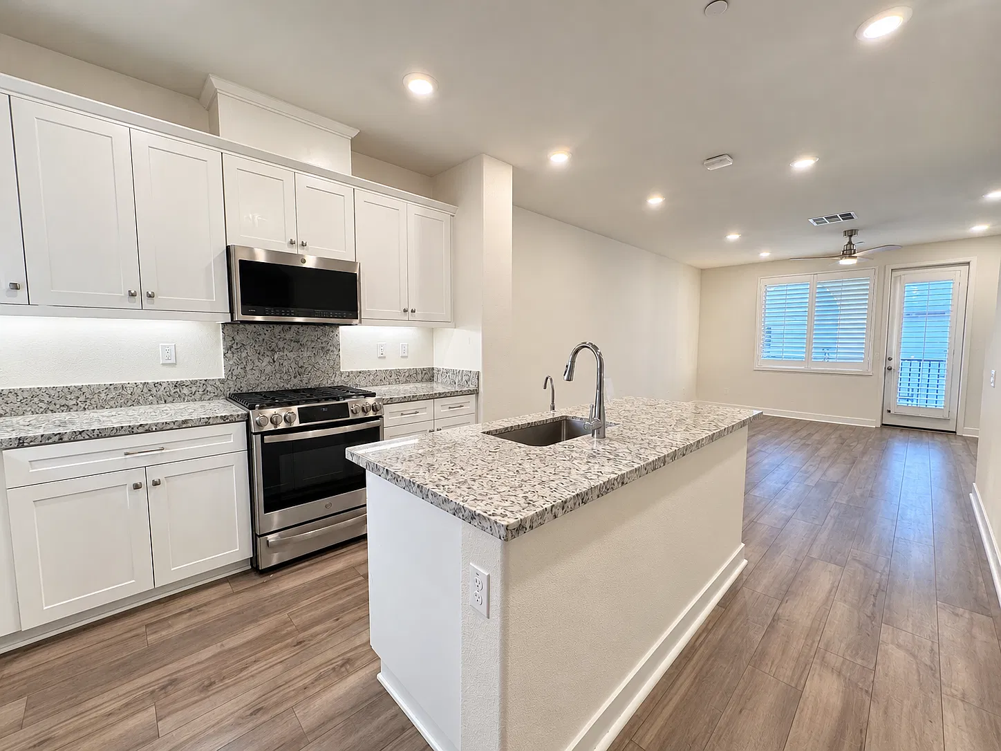 3 bed, 1490 sqft, $4,500 — Photo 3