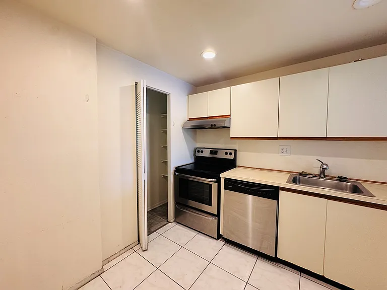 8025 Colony Cir S — Photo 16