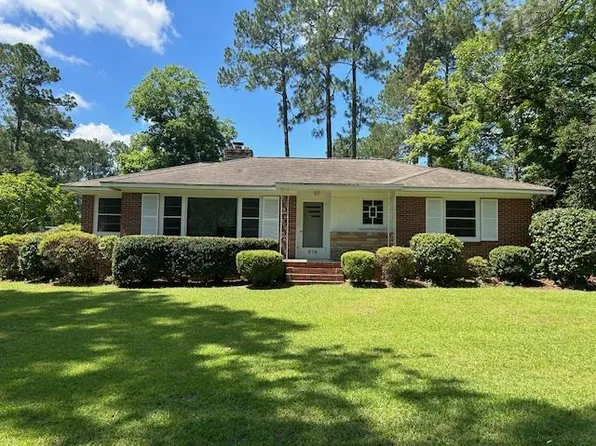 614 Azalea Dr, Tifton, GA 31794