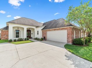 6214 Pelican Crossing Dr, Gonzales, LA 70737