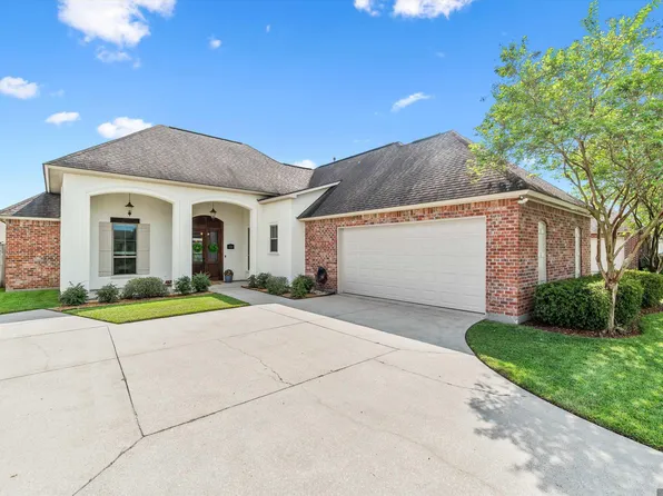 6214 Pelican Crossing Dr, Gonzales, LA 70737
