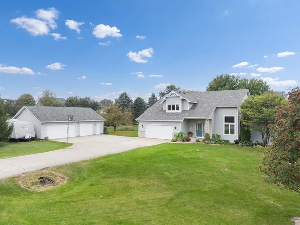 8585 Halloran Ln NW, Rochester, MN 55901