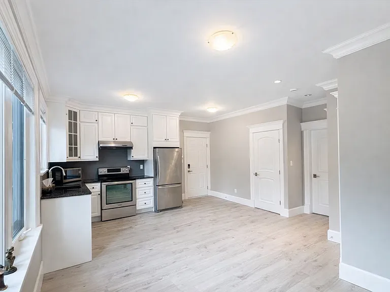 3608 Greentree Ln — Photo 4