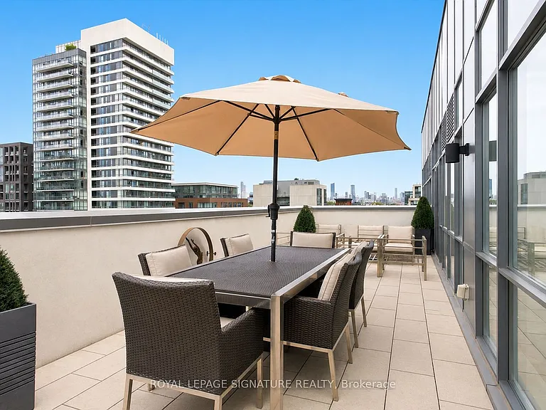 1205 Queen St W #Penthouse 704 — Photo 37