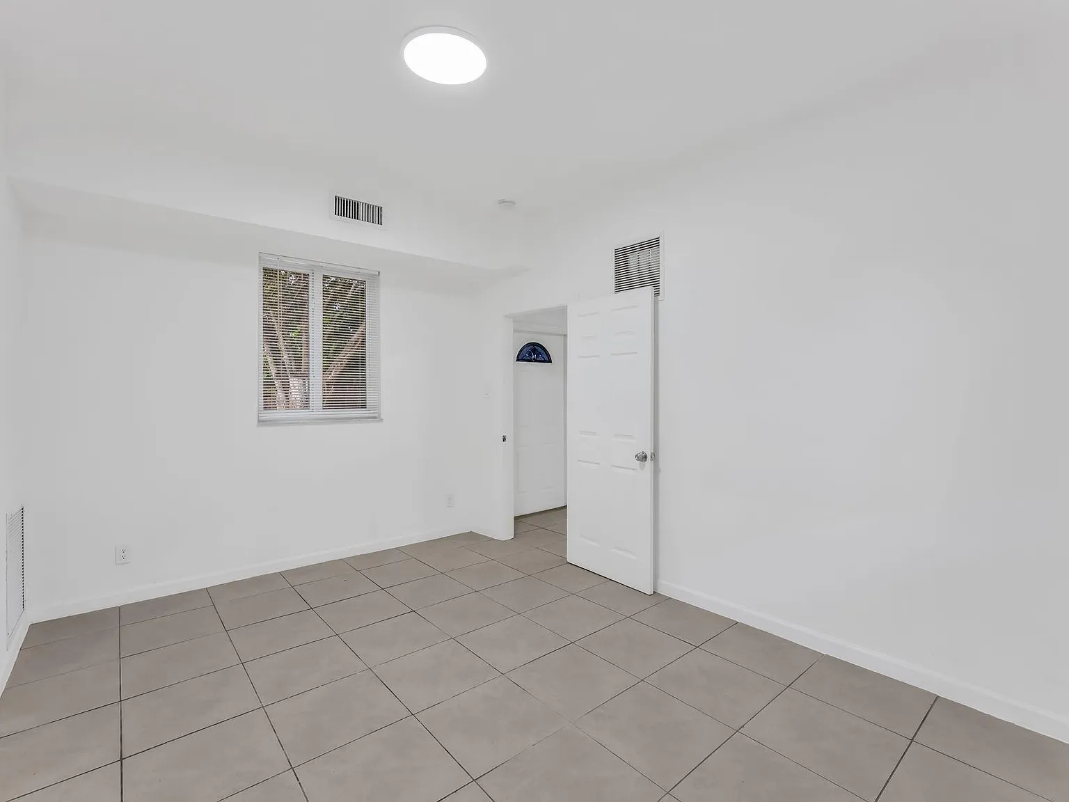 1 bed, 1.0 bath, 500 sqft, $1,750 — Photo 3