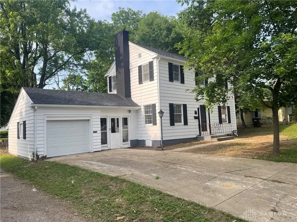 17 W Oak St, West Alexandria, OH 45381