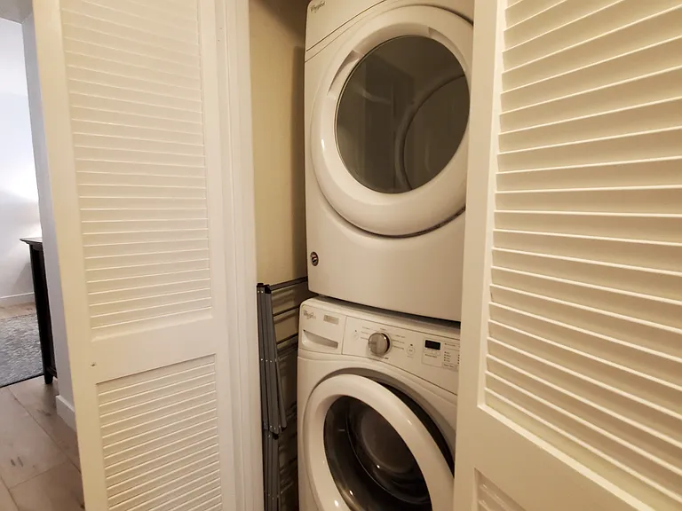1546 Amherst Ave #103 — Photo 36