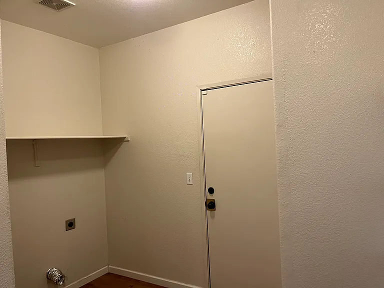 6047 Dresden Way — Photo 28