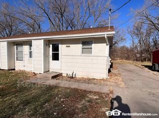 824 Hartford Ave, Des Moines, IA 50315