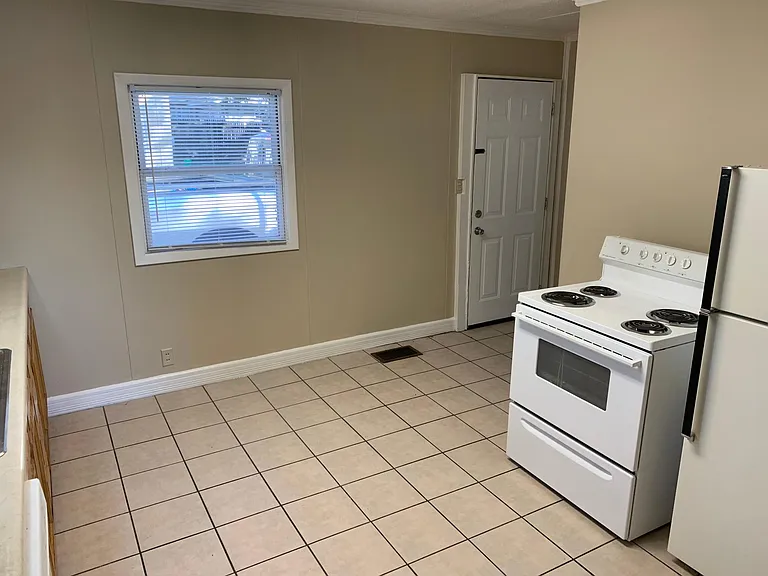 606 S Mattis Ave #2 — Photo 4