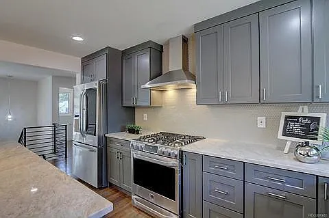 6106 W 62nd Pl — Photo 3