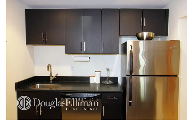 Rented by Douglas Elliman | media 27