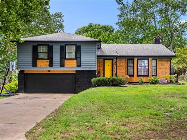 11214 Grand Ave, Kansas City, MO 64114