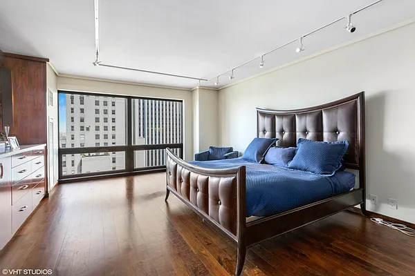 Sold by Maltz Auctions Inc | media 26