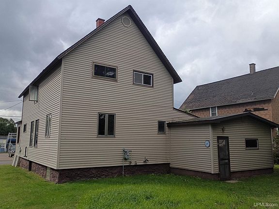 2nd image of 25880 Elm St