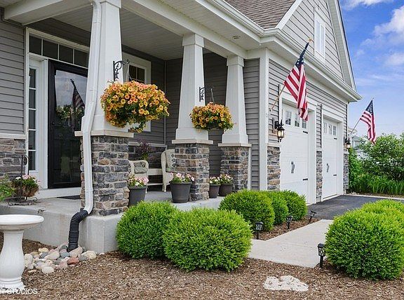 Vinyl exterior with decorative stone!