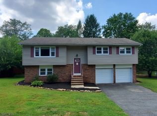 3 Kentwood Rd, Succasunna, NJ 07876