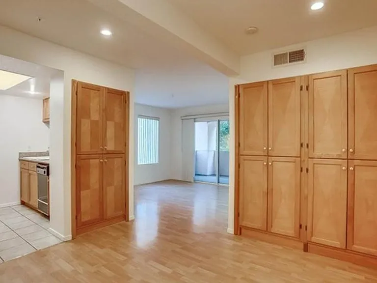 111 Marguerita Ave #215 — Photo 3