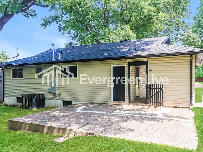 8366 Gladys Dr — Photo 14