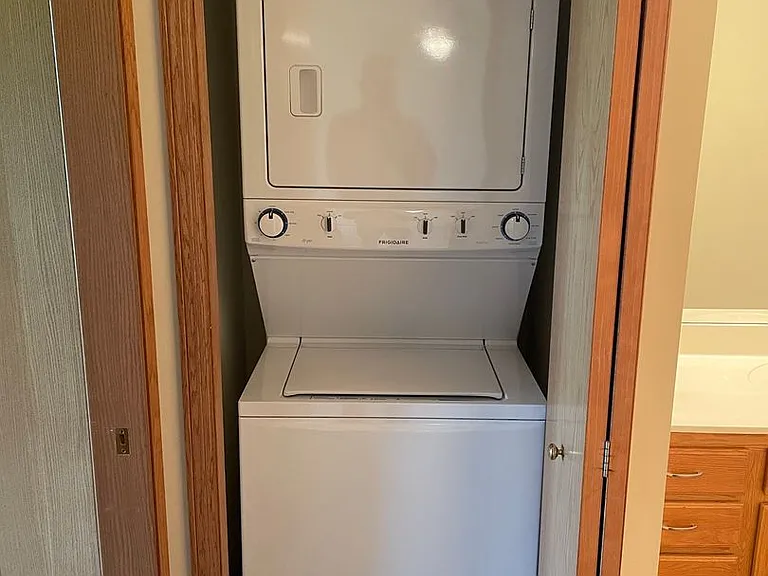 Door Creek Apartments — Photo 11