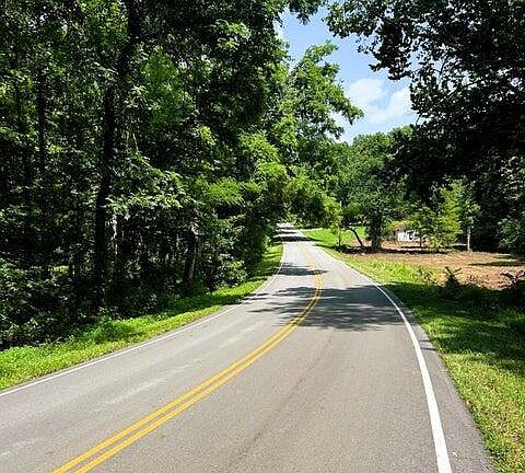 3rd image of 10 Pleasant Hill Rd