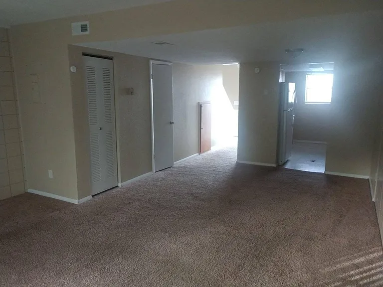 114 Blissett Dr #J — Photo 1