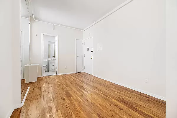 Rented by REAL New York | media 15