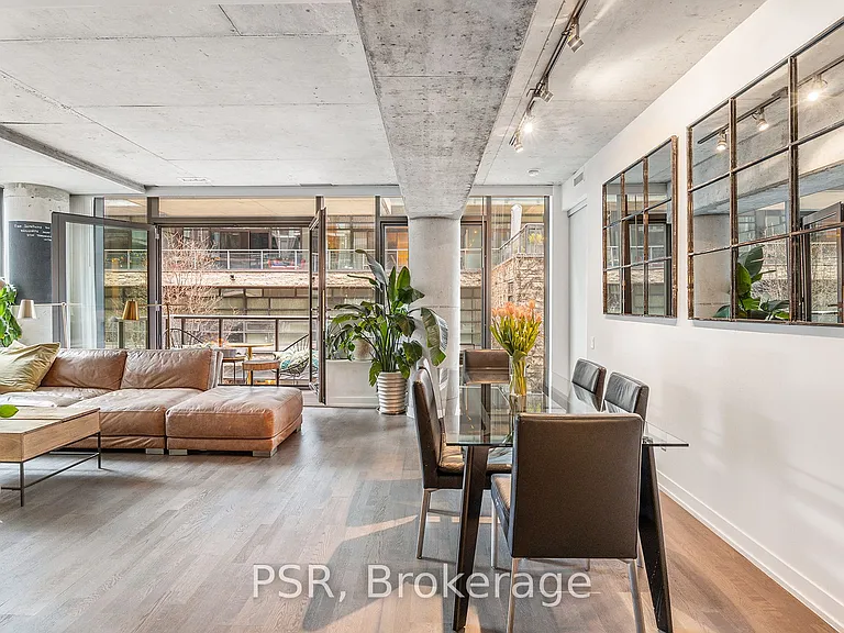 560 King St W #203 — Photo 8