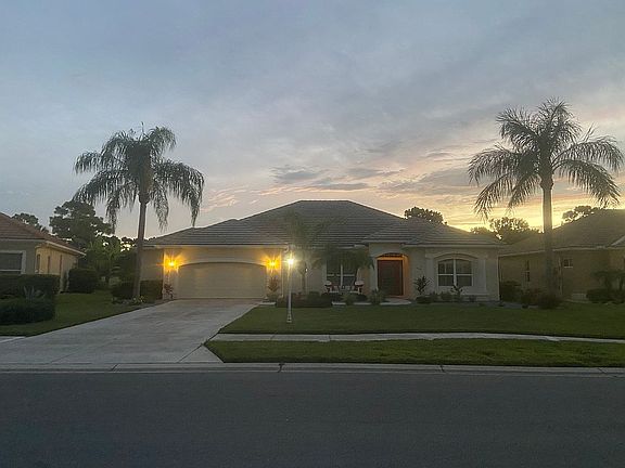 4th image of 1544 Palmetto Palm Way