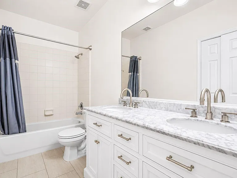 2719 Riverhollow Ln — Photo 12