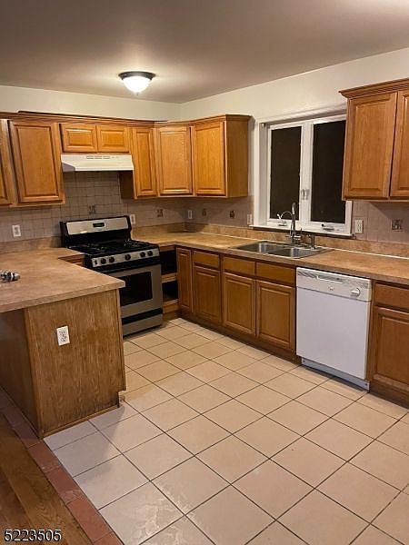 2nd image of 1067 Magnolia Ave Floor 2