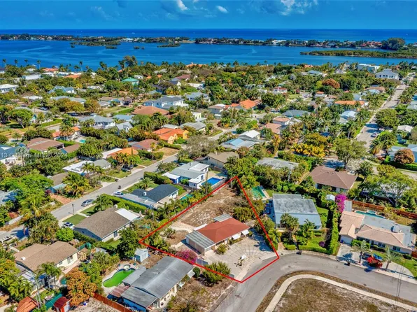 203 Gregory Pl, West Palm Beach, FL 33405