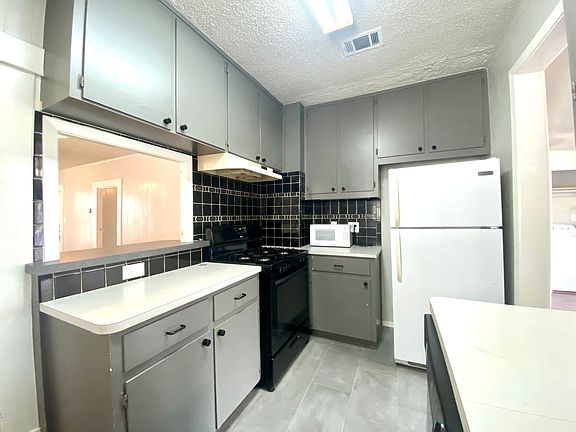 5th image of 407 E 30th St #A