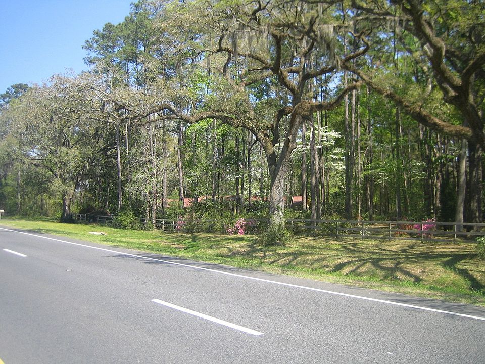 View from northbound lanes of Thomasville Road