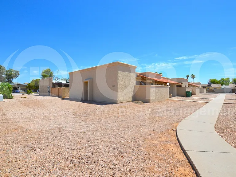 785 N Arrowhead Dr #2 — Photo 2