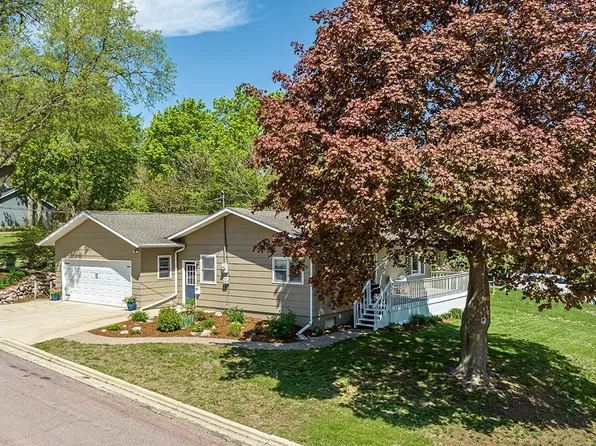 1312 Fargo Ave, Spirit Lake, IA 51360