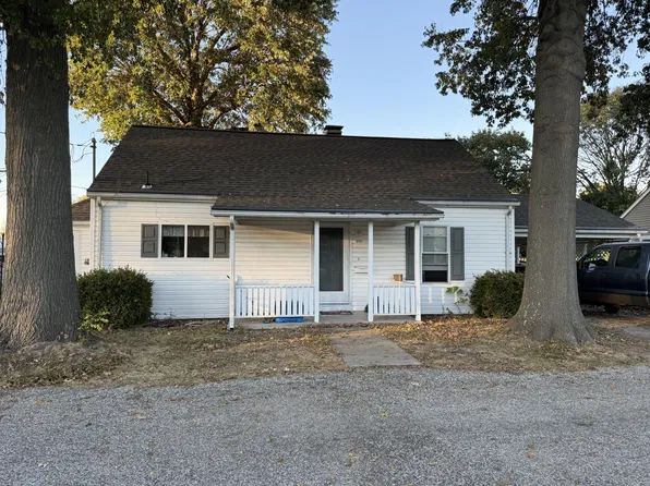 815 Green St, Red Bud, IL 62278