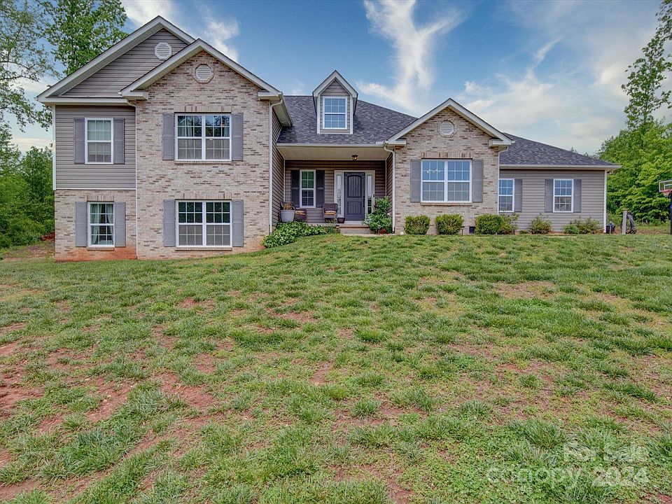 1st image of 242 Bluegill Ln