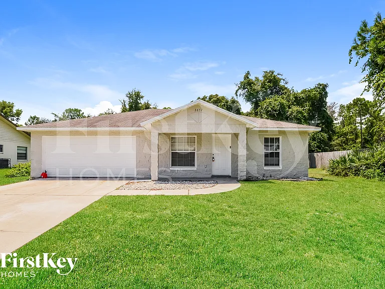 2657 Bentley Dr — Photo 1