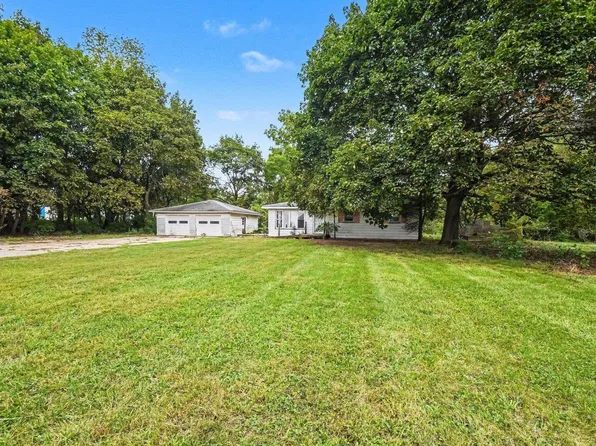 1071 Middleton Run Rd, Elkhart, IN 46516