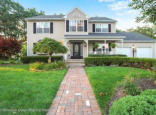 3 E Shenendoah Rd, Howell, NJ 07731