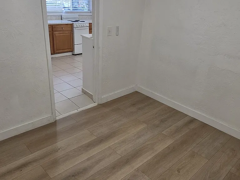 1101 N 58th Ave #3 — Photo 7