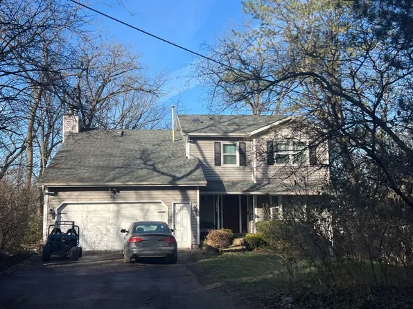 35 Circle Dr, Algonquin, IL 60102