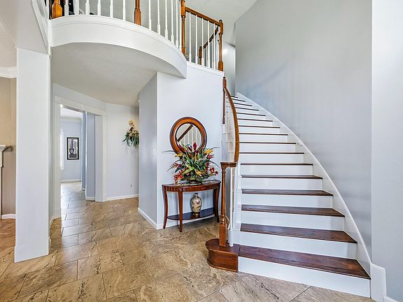 4th image of 531 W North Hill Dr